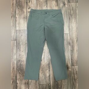 Alo Yoga Men's Day and Night Pants‎ Size 38 Waist